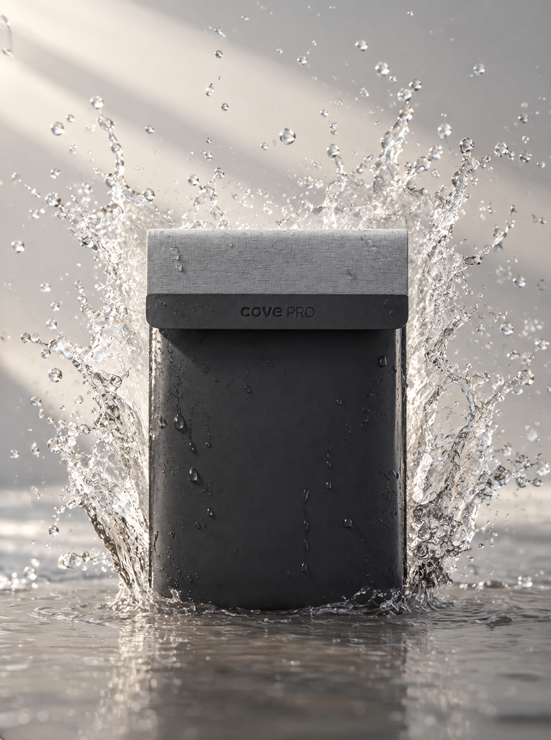 El agua resbala sobre la superficie de Cove Pro